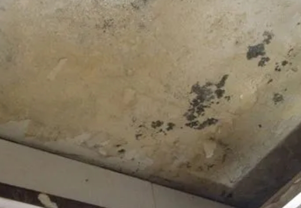 华亭阳台漏水维修公司分享下华亭卫生间渗水维修需要注意哪些问题。